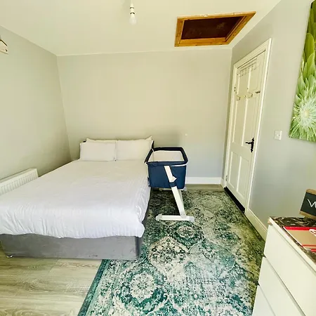 홈스테이 Private Double With Free Parking And Baby Crib 고리