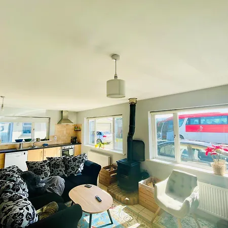Private Double With Free Parking And Baby Crib *